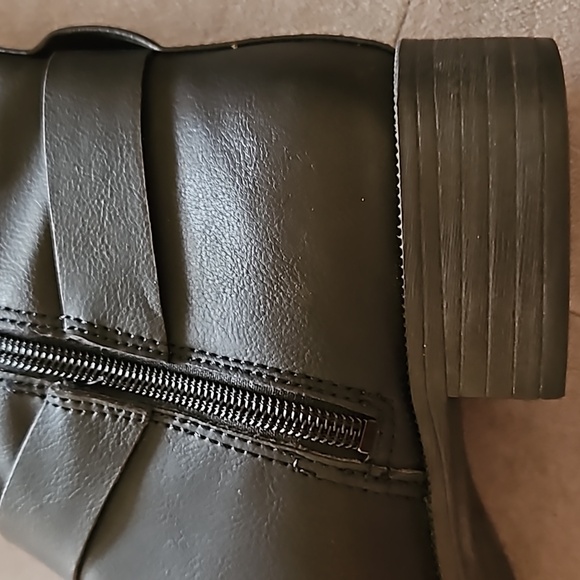 Circus by Sam Edelman Black Knee-High Heeled Boots - Picture 9 of 16